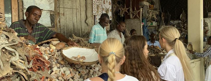 Découvrez le retour d'affectif puissant du Grand Samba Cisse. Rituel sérieux, rapide et efficace pour récupérer l’amour perdu. Contact direct : +229 97 43 5576.