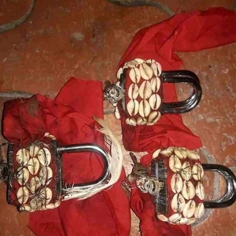 Grâce aux puissants rituels de haute magie blanche vaudou du Grand et puissant médium SAMBA KONE Tel : +229 97 92 30 28 ( cadenas d'amour)
